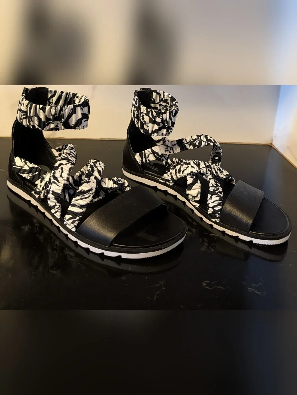 Sorel Women's Ella II Ankle Strap Sandals Size 9.5 Used Exc